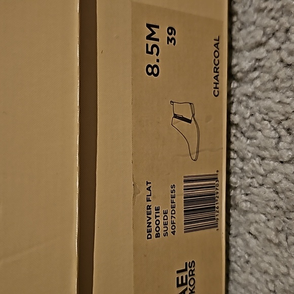 Michael Kors flat bootie - Picture 6 of 6